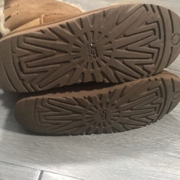 Ugg Bailey Bow Brown Boots size 5 - Picture 8 of 8